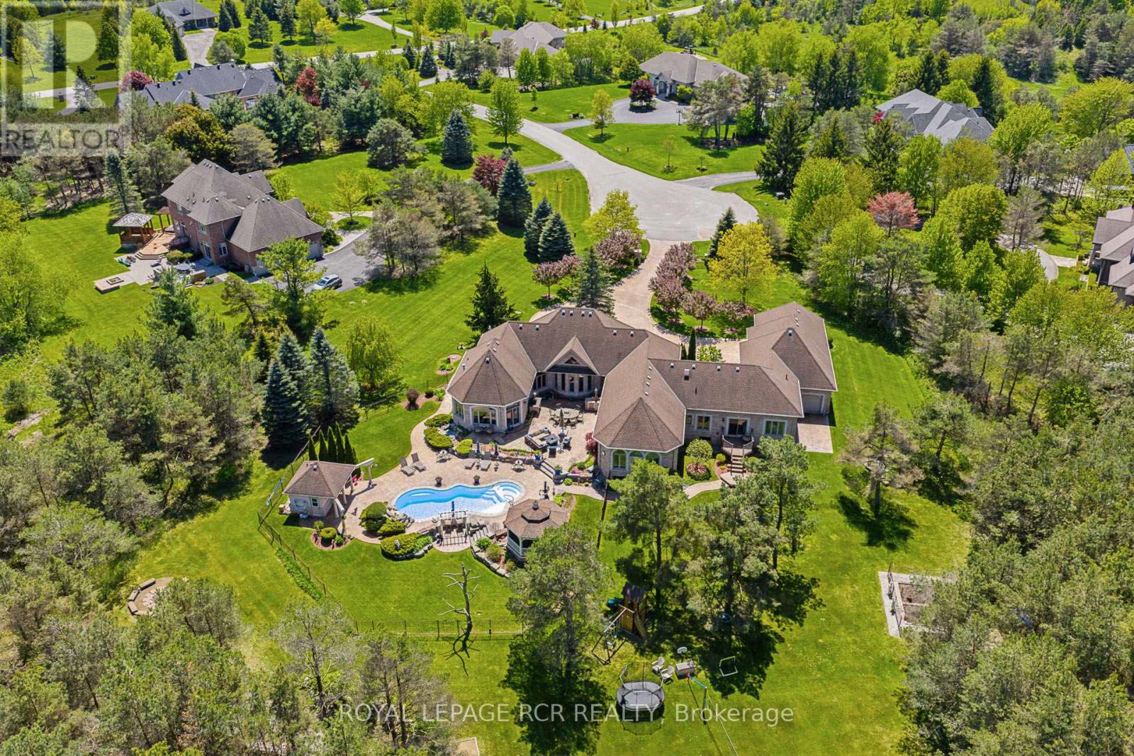 Photo 8 of 7 Sugarbush Lane, Uxbridge ON