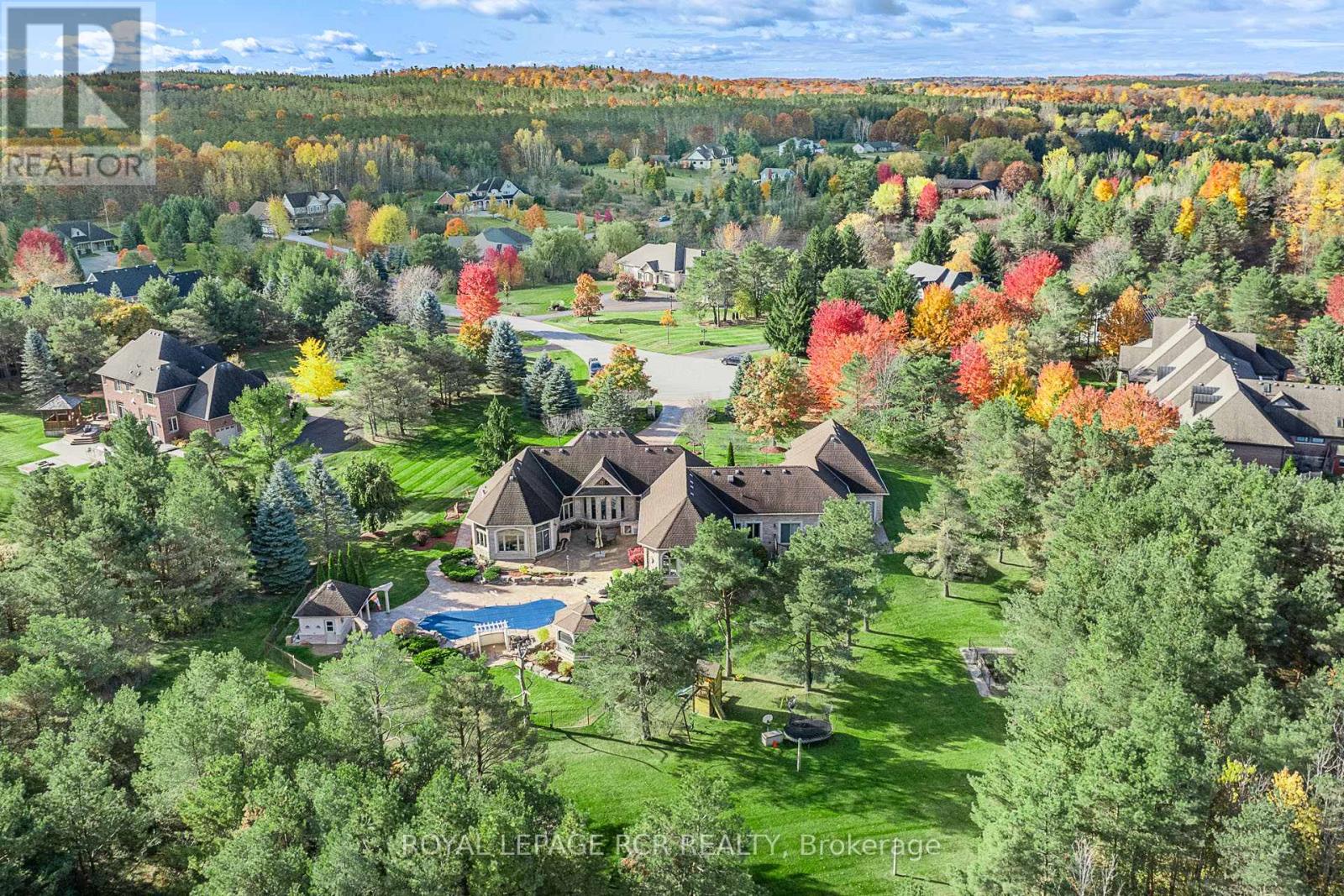 Photo 14 of 7 Sugarbush Lane, Uxbridge ON