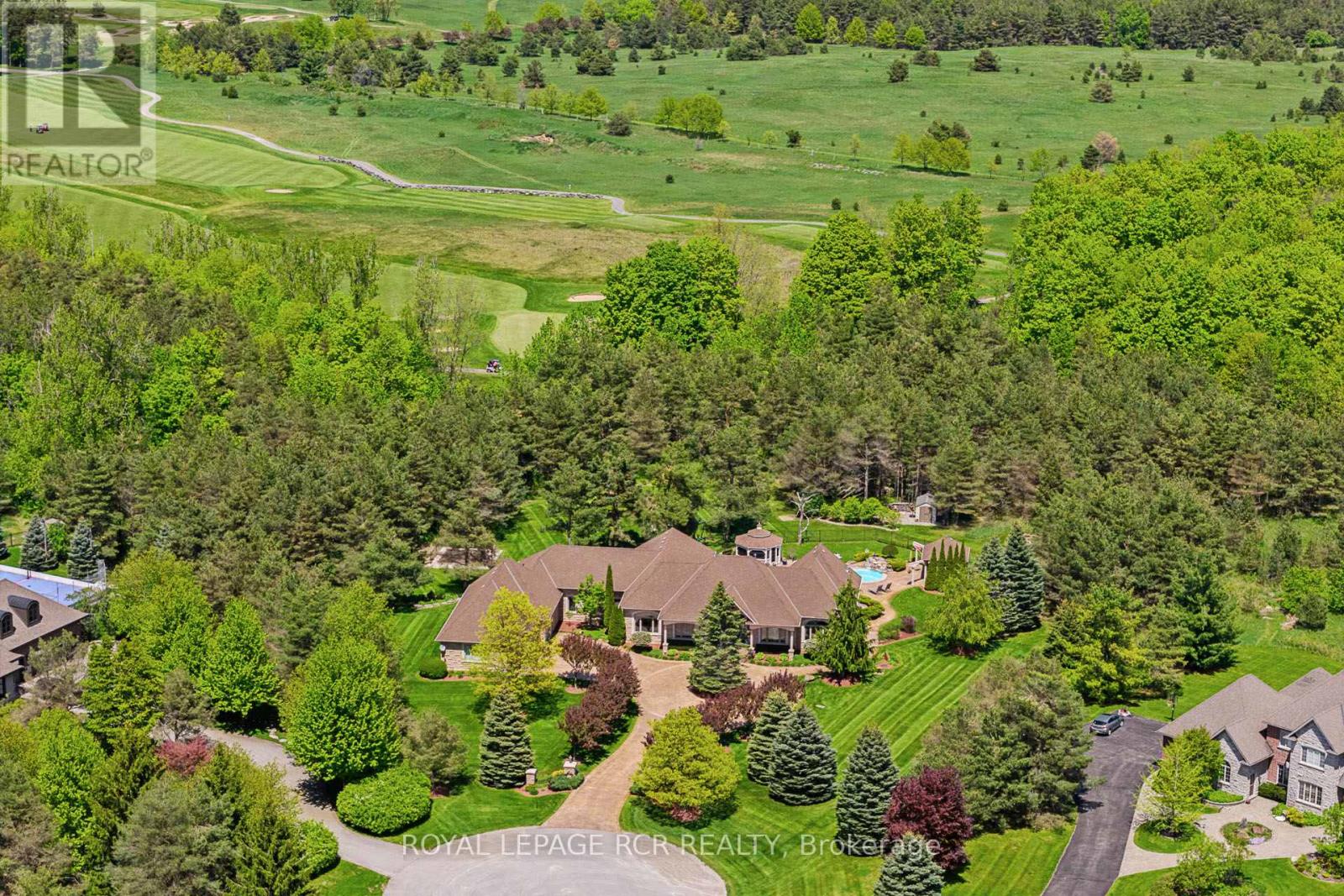 Photo 48 of 7 Sugarbush Lane, Uxbridge ON