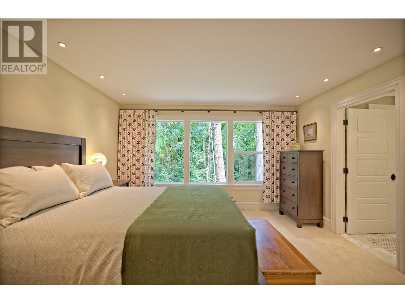 118 DOUGLAS ROAD, Salt Spring Island