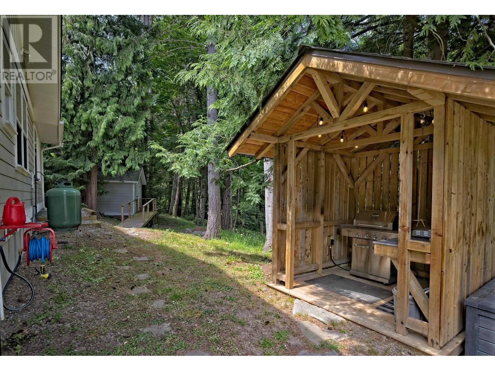 118 DOUGLAS ROAD, Salt Spring Island