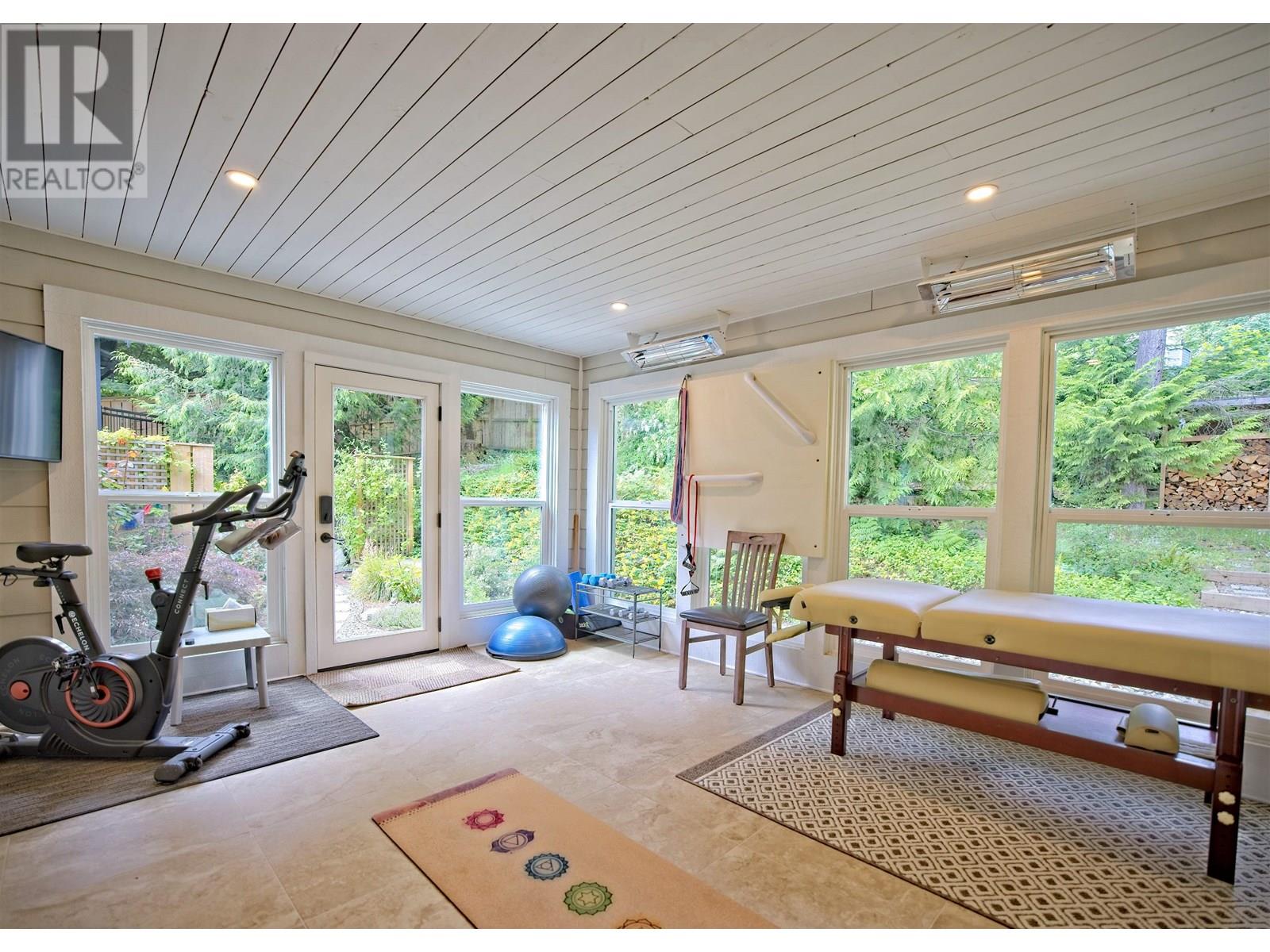 118 DOUGLAS ROAD, Salt Spring Island