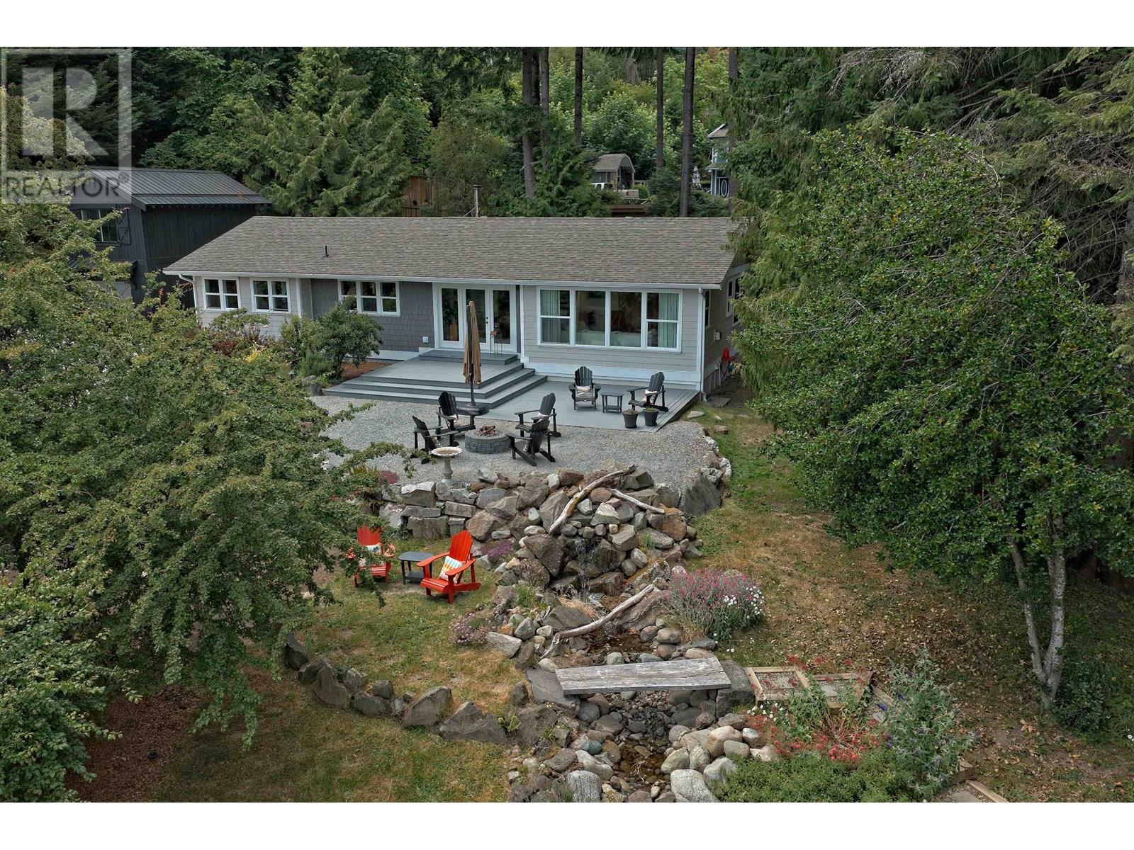 118 DOUGLAS ROAD, Salt Spring Island