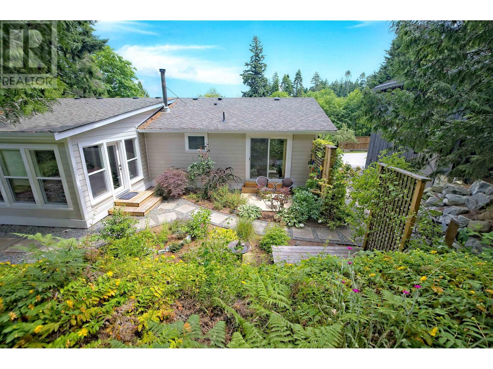 118 DOUGLAS ROAD, Salt Spring Island