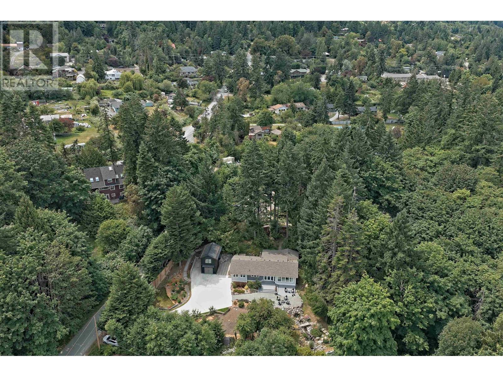 118 DOUGLAS ROAD, Salt Spring Island