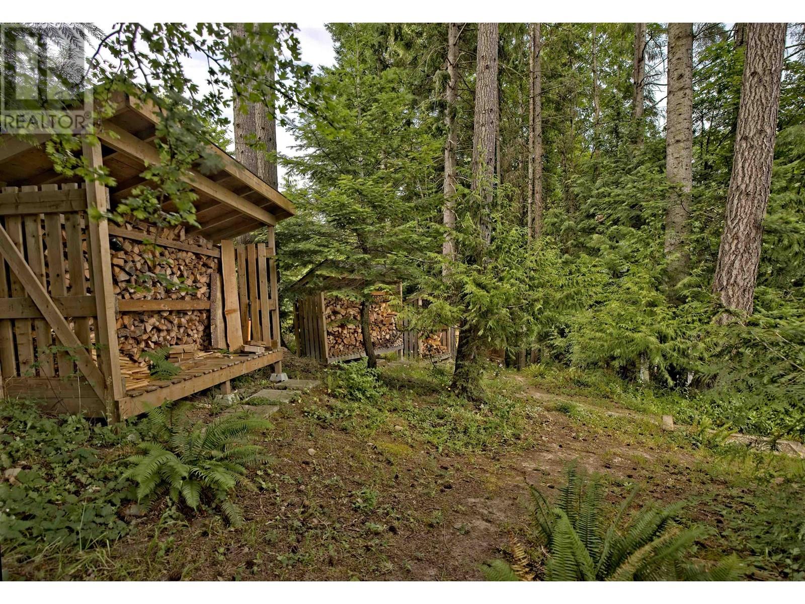 118 DOUGLAS ROAD, Salt Spring Island