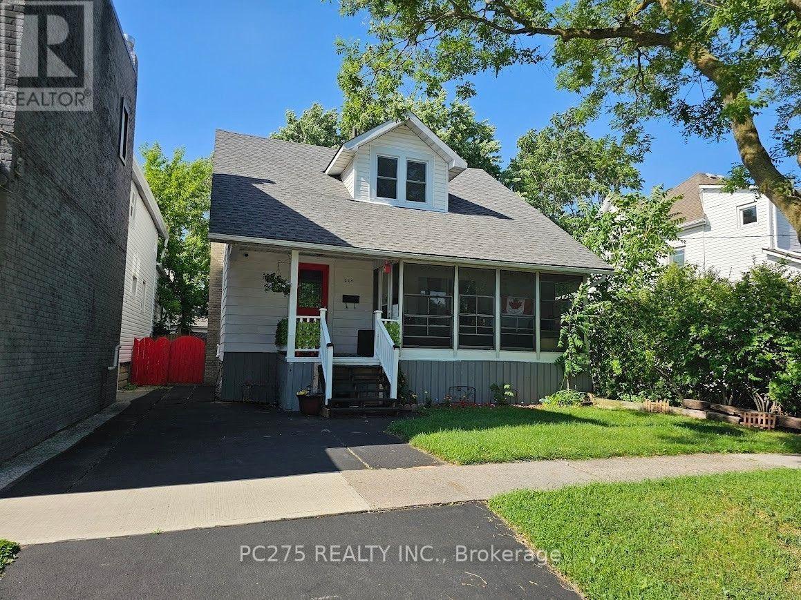 Photo 4 of 224 Maxwell Street, Sarnia ON