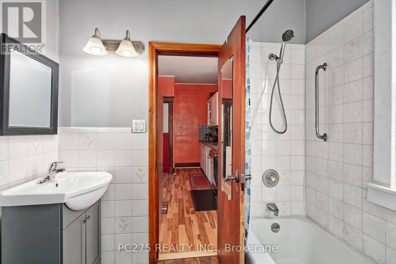 Photo 29 of 224 Maxwell Street, Sarnia ON