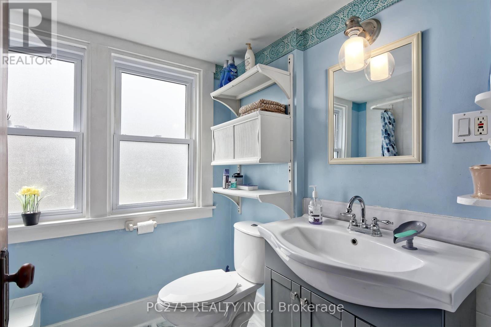 Photo 5 of 224 Maxwell Street, Sarnia ON