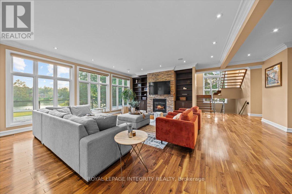 Photo 2 of 1180 River Road, Ottawa ON