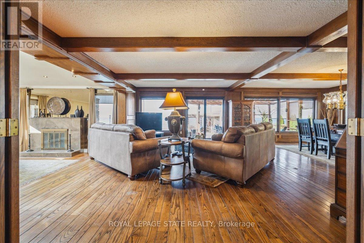 Photo 32 of 7 Lakegate Drive, Hamilton ON