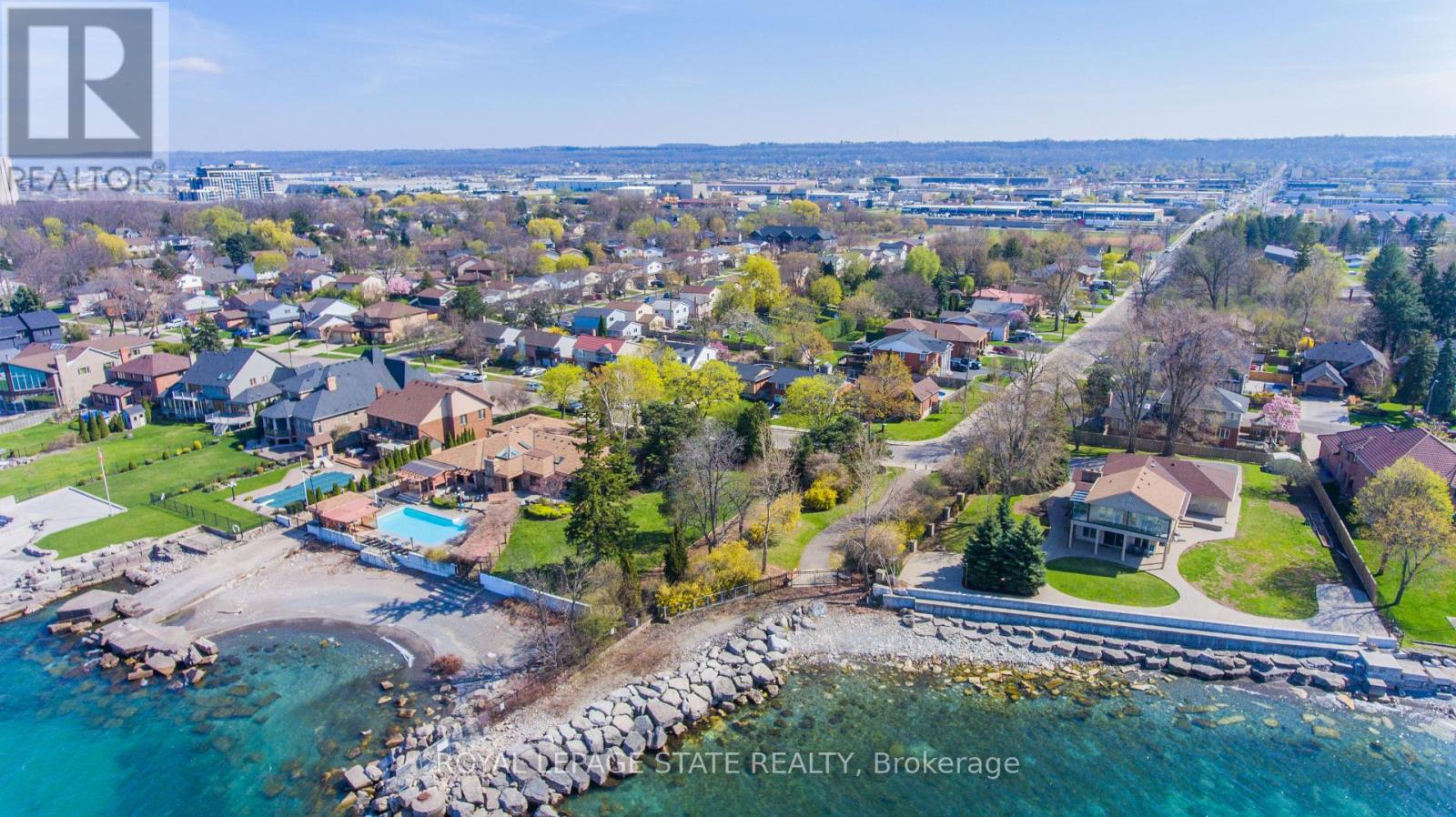 Photo 42 of 7 Lakegate Drive, Hamilton ON