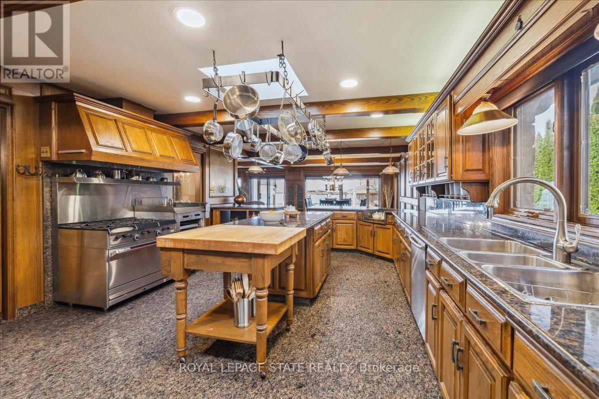 Photo 49 of 7 Lakegate Drive, Hamilton ON