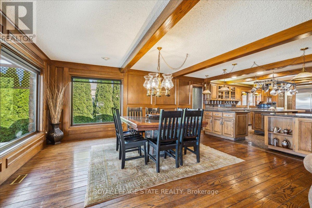 Photo 37 of 7 Lakegate Drive, Hamilton ON