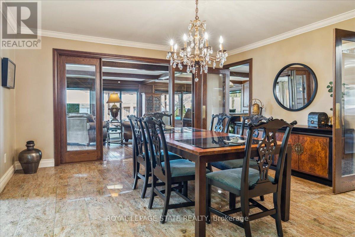Photo 35 of 7 Lakegate Drive, Hamilton ON