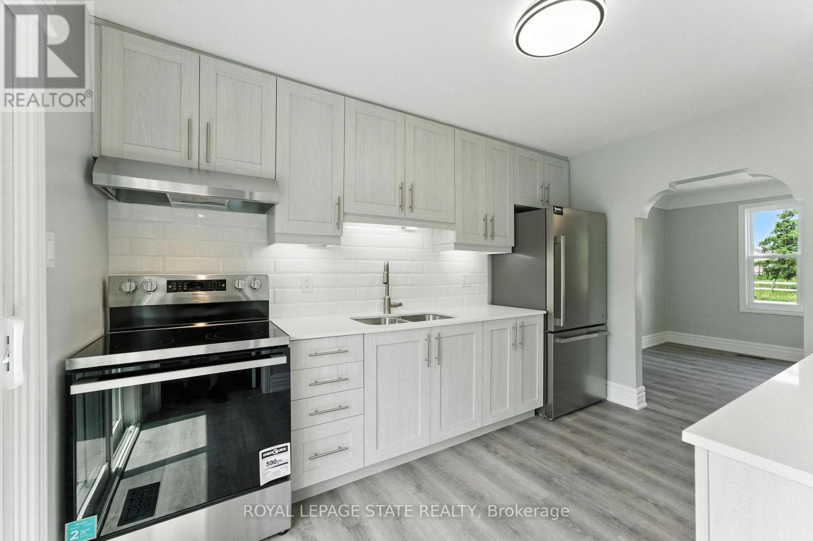 Photo 12 of 7185 Airport Road, Hamilton ON