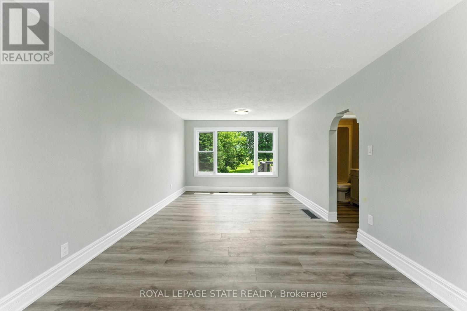Photo 15 of 7185 Airport Road, Hamilton ON