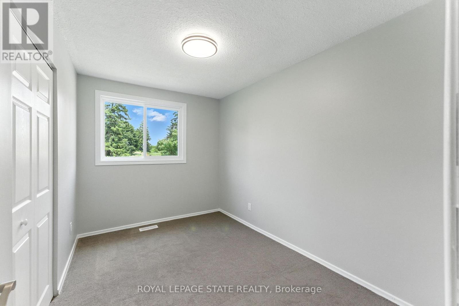 Photo 18 of 7185 Airport Road, Hamilton ON