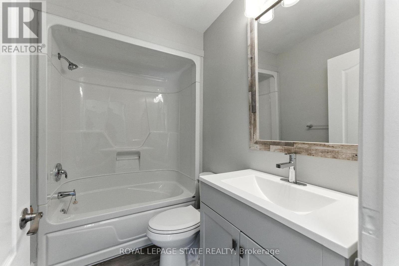 Photo 29 of 7185 Airport Road, Hamilton ON