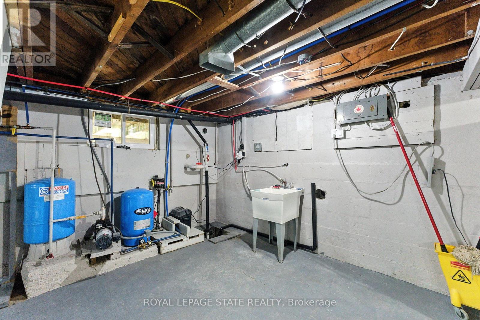 Photo 32 of 7185 Airport Road, Hamilton ON