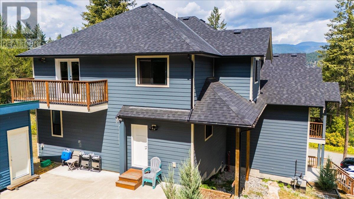 220 CHASE Road, Christina Lake