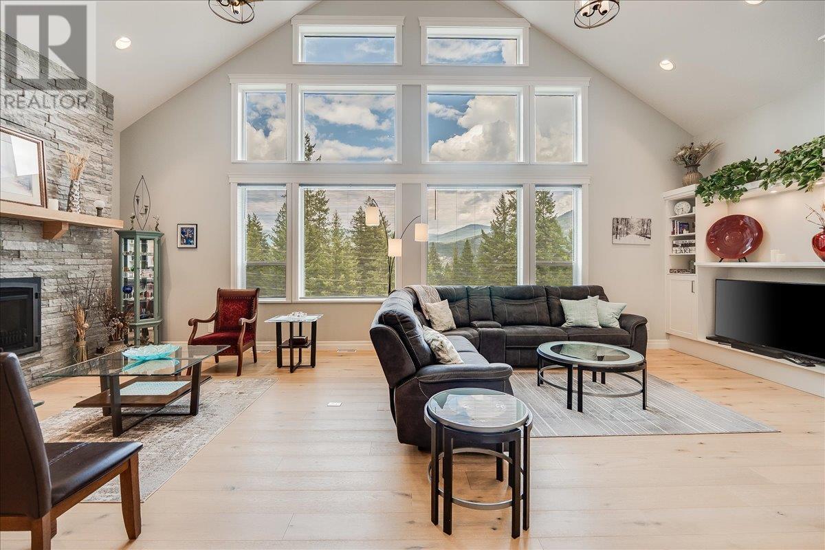 220 CHASE Road, Christina Lake