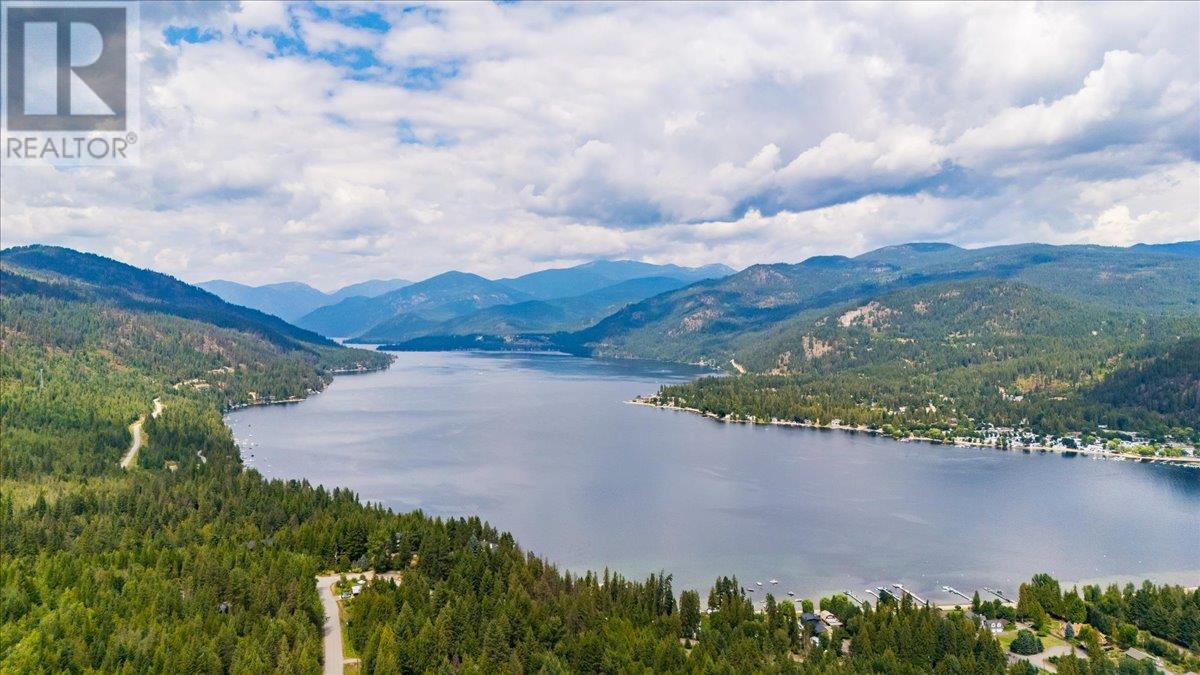 220 CHASE Road, Christina Lake