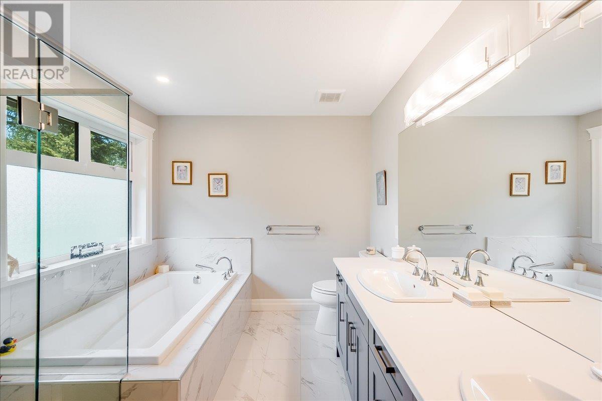 220 CHASE Road, Christina Lake