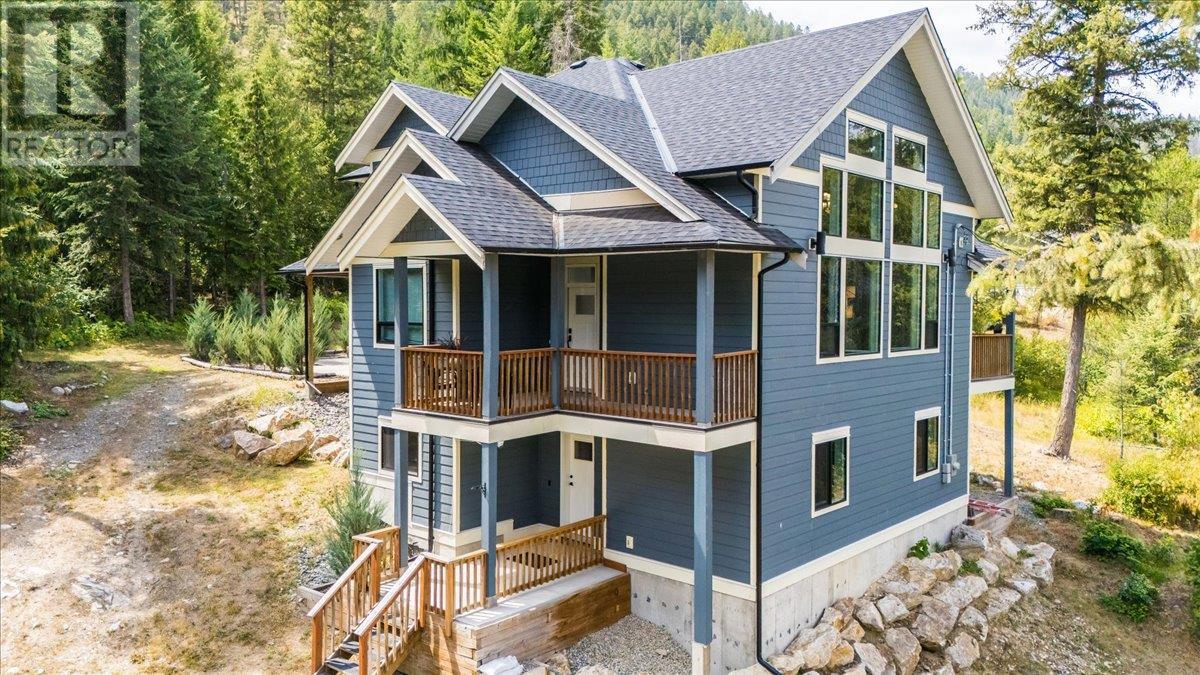 220 CHASE Road, Christina Lake
