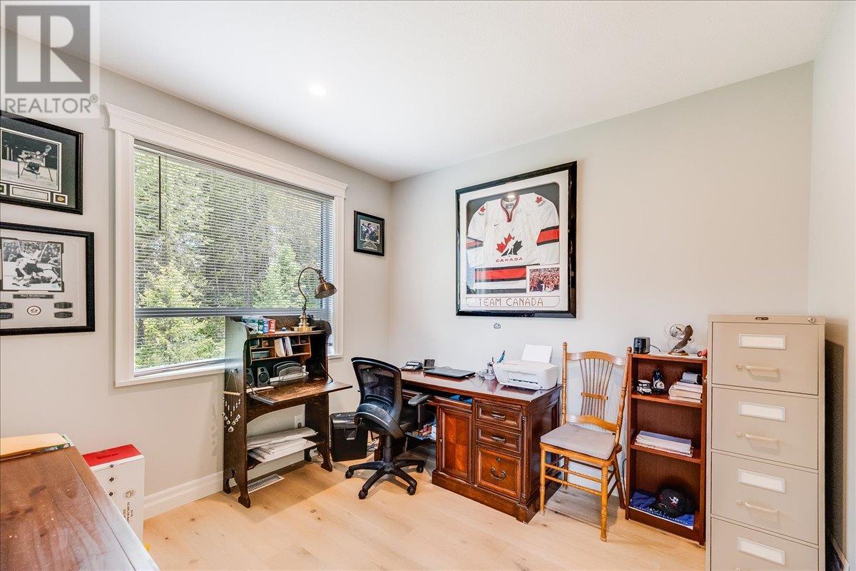 220 CHASE Road, Christina Lake