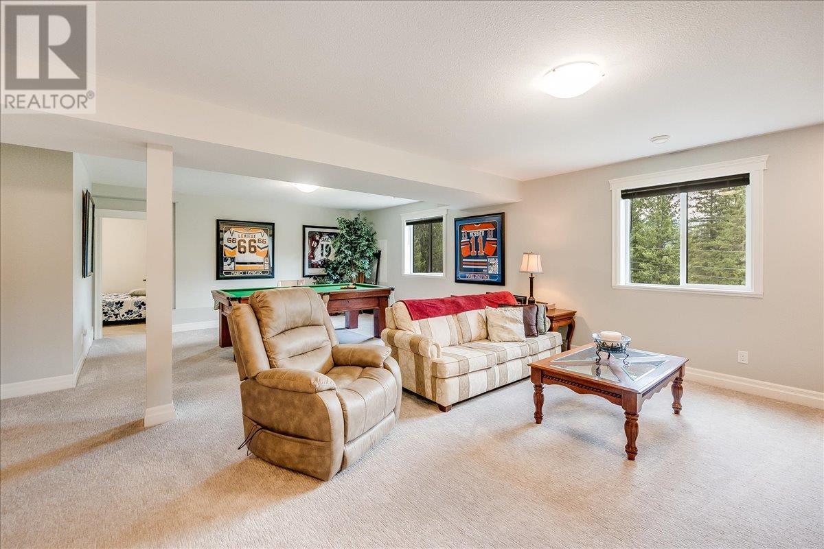 220 CHASE Road, Christina Lake