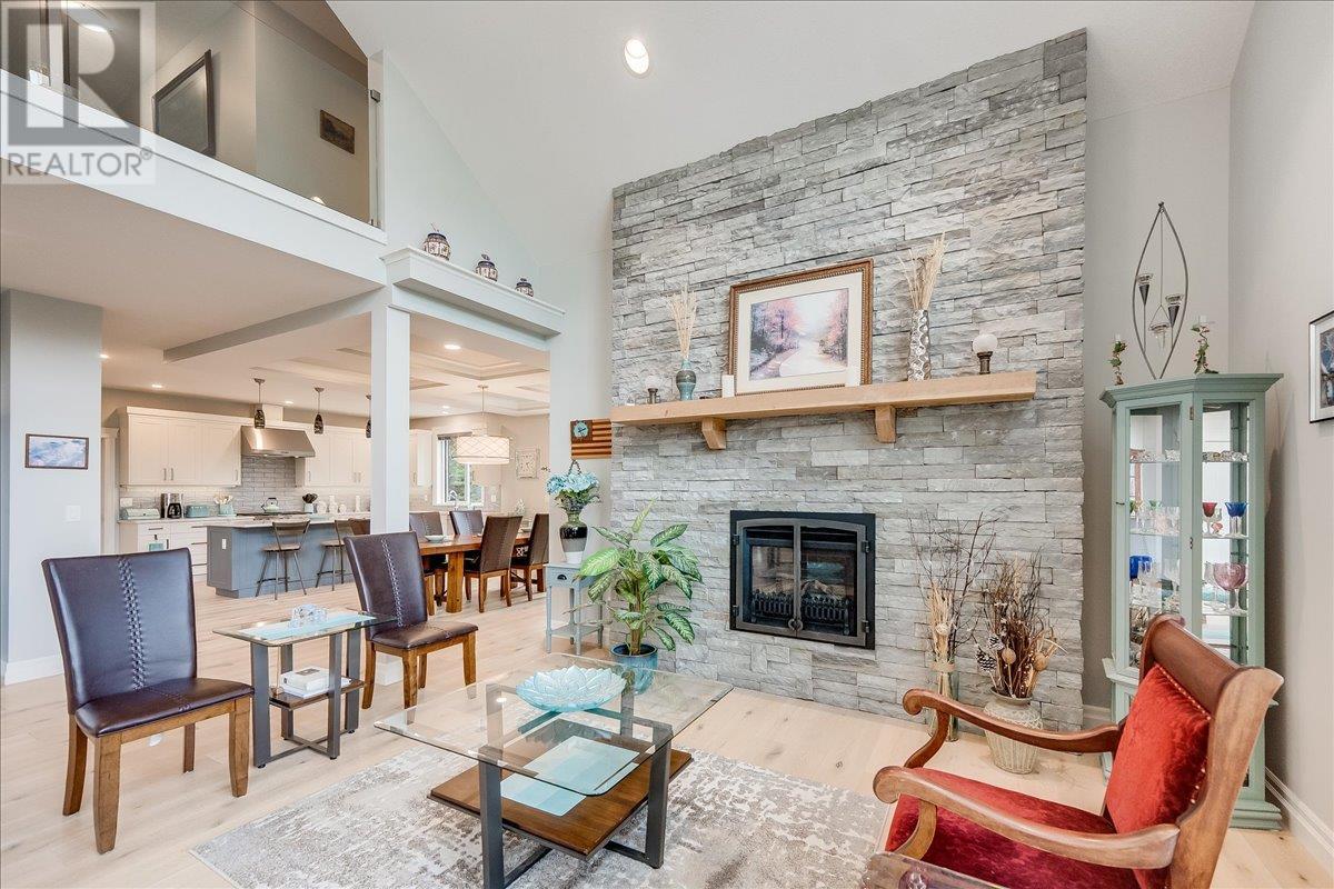220 CHASE Road, Christina Lake