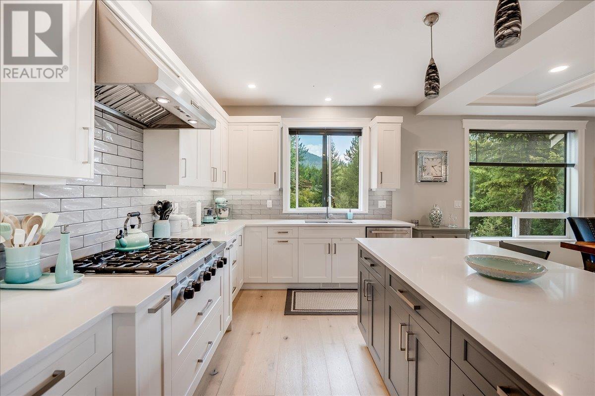 220 CHASE Road, Christina Lake