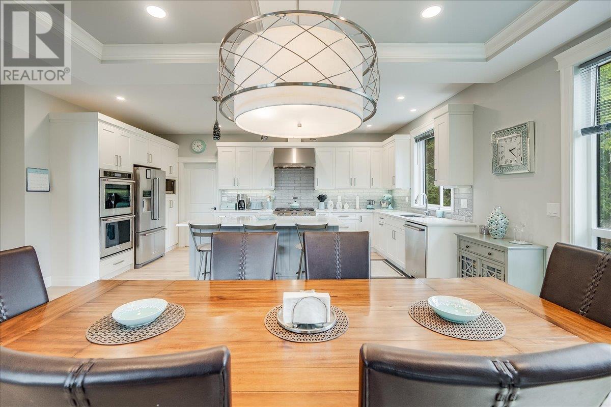 220 CHASE Road, Christina Lake