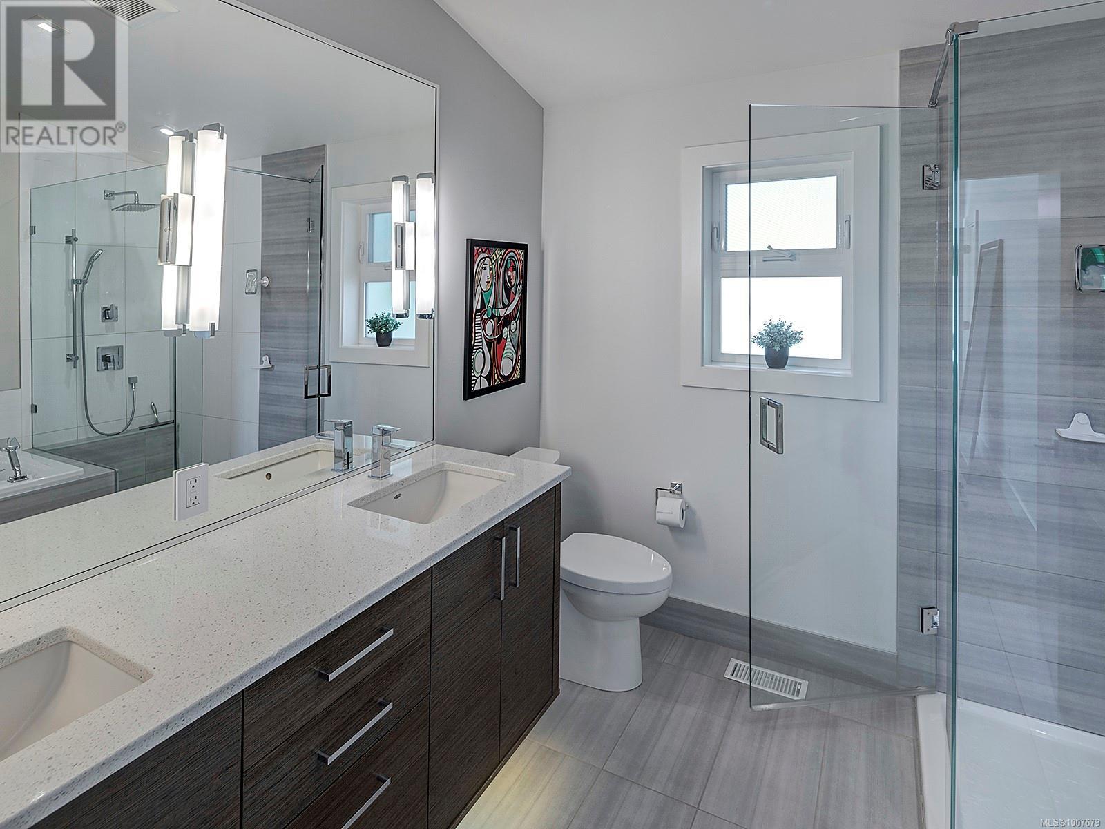 Photo 21 of 3411 Mayfair Dr, Saanich BC
