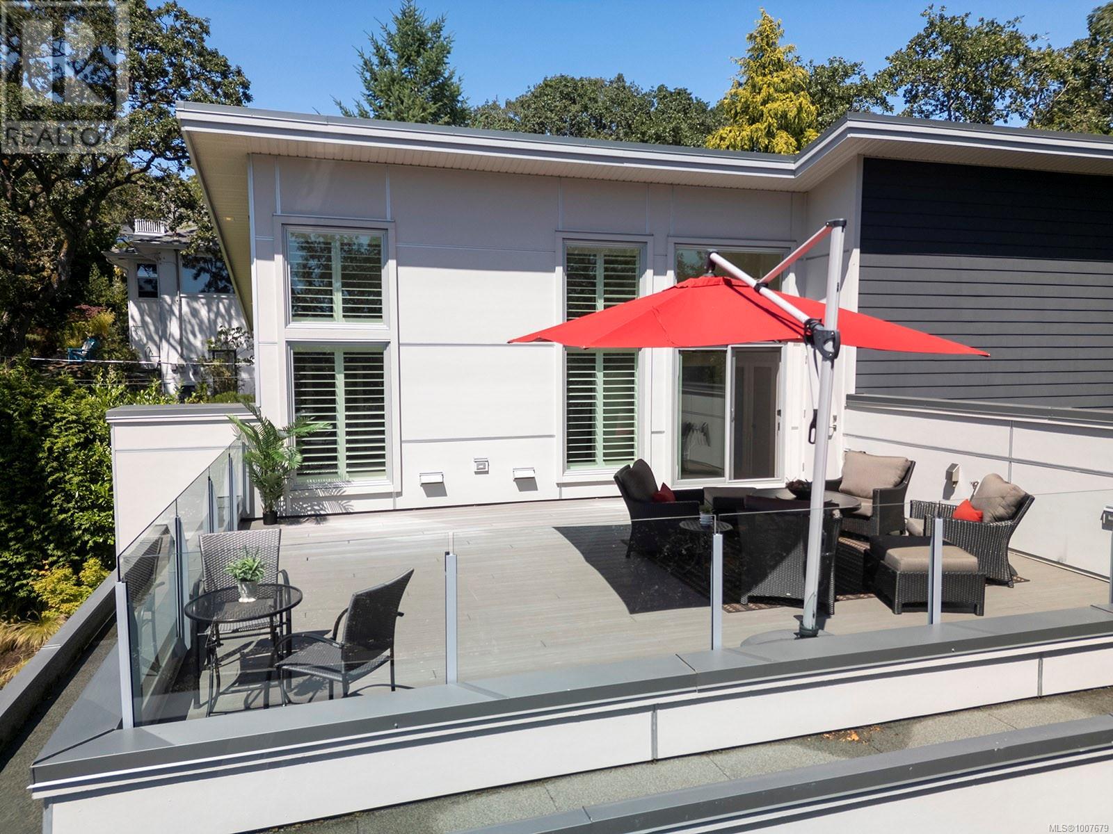 Photo 22 of 3411 Mayfair Dr, Saanich BC