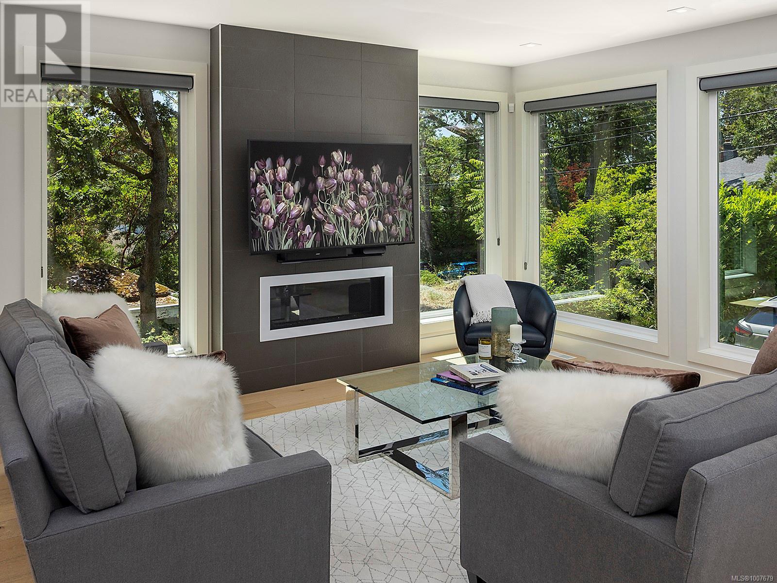Photo 7 of 3411 Mayfair Dr, Saanich BC