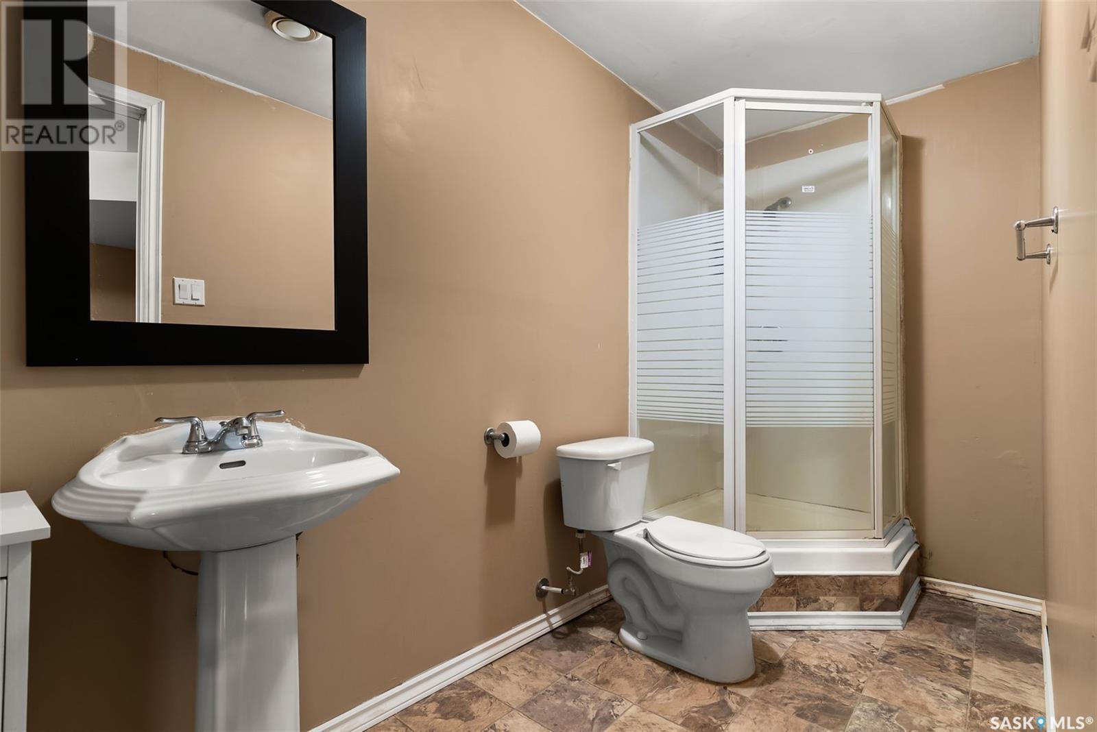Photo 14 of 4331 Nicurity Drive, Regina SK