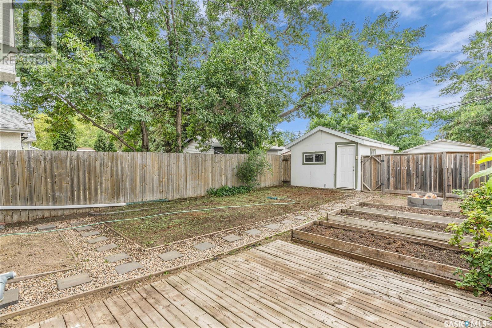 Photo 11 of 1942 Elphinstone Street, Regina SK