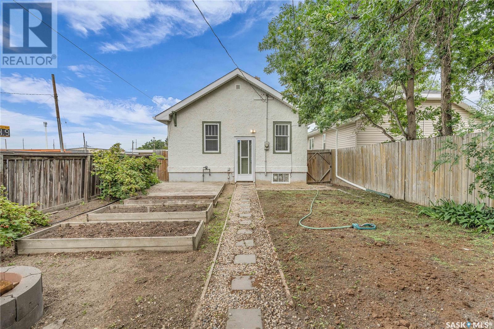 Photo 16 of 1942 Elphinstone Street, Regina SK