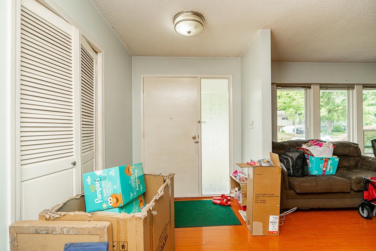 Photo 7 of 9303 Stuart Crescent, Surrey BC
