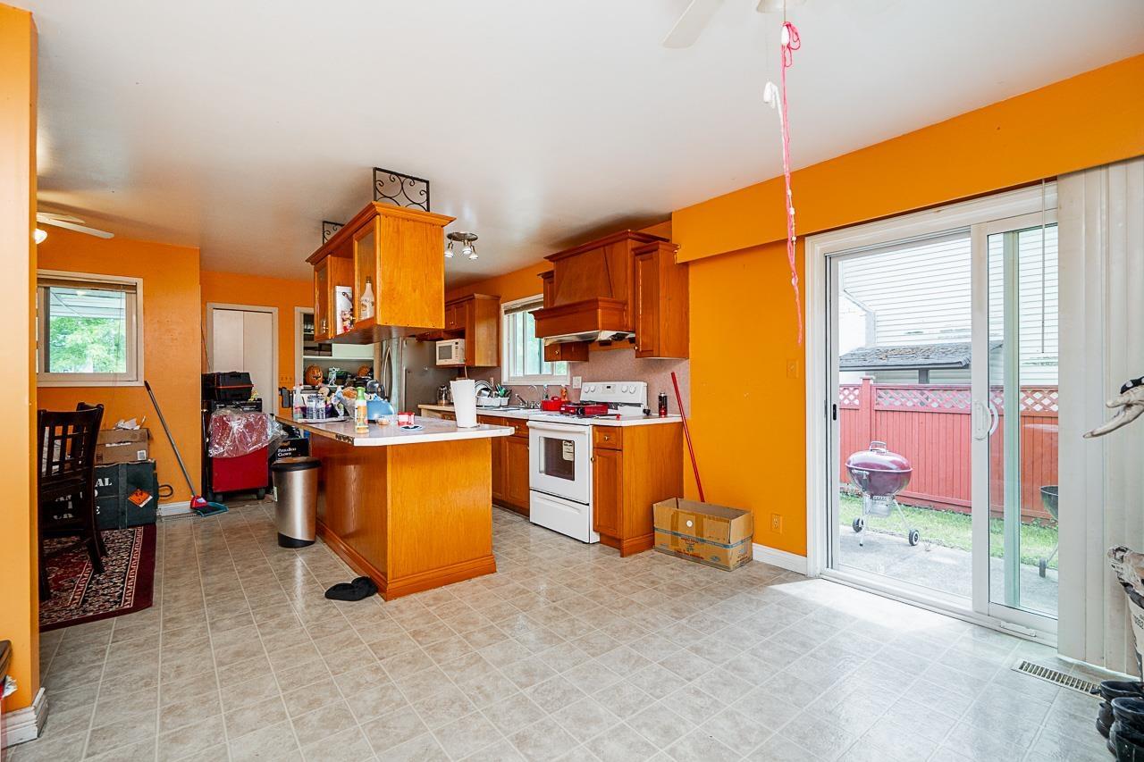 Photo 8 of 9303 Stuart Crescent, Surrey BC