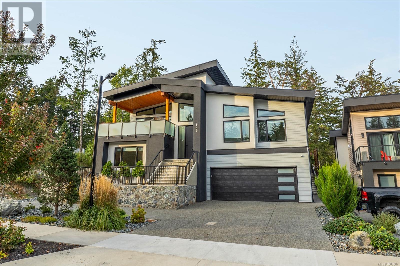 Photo 11 of 640 Medalist Ave, Colwood BC