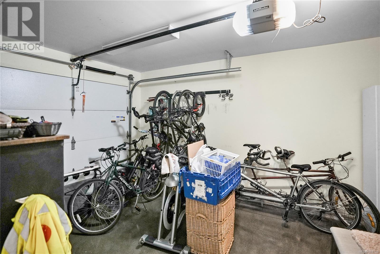 #1 2830 IRMA ST - Image 26