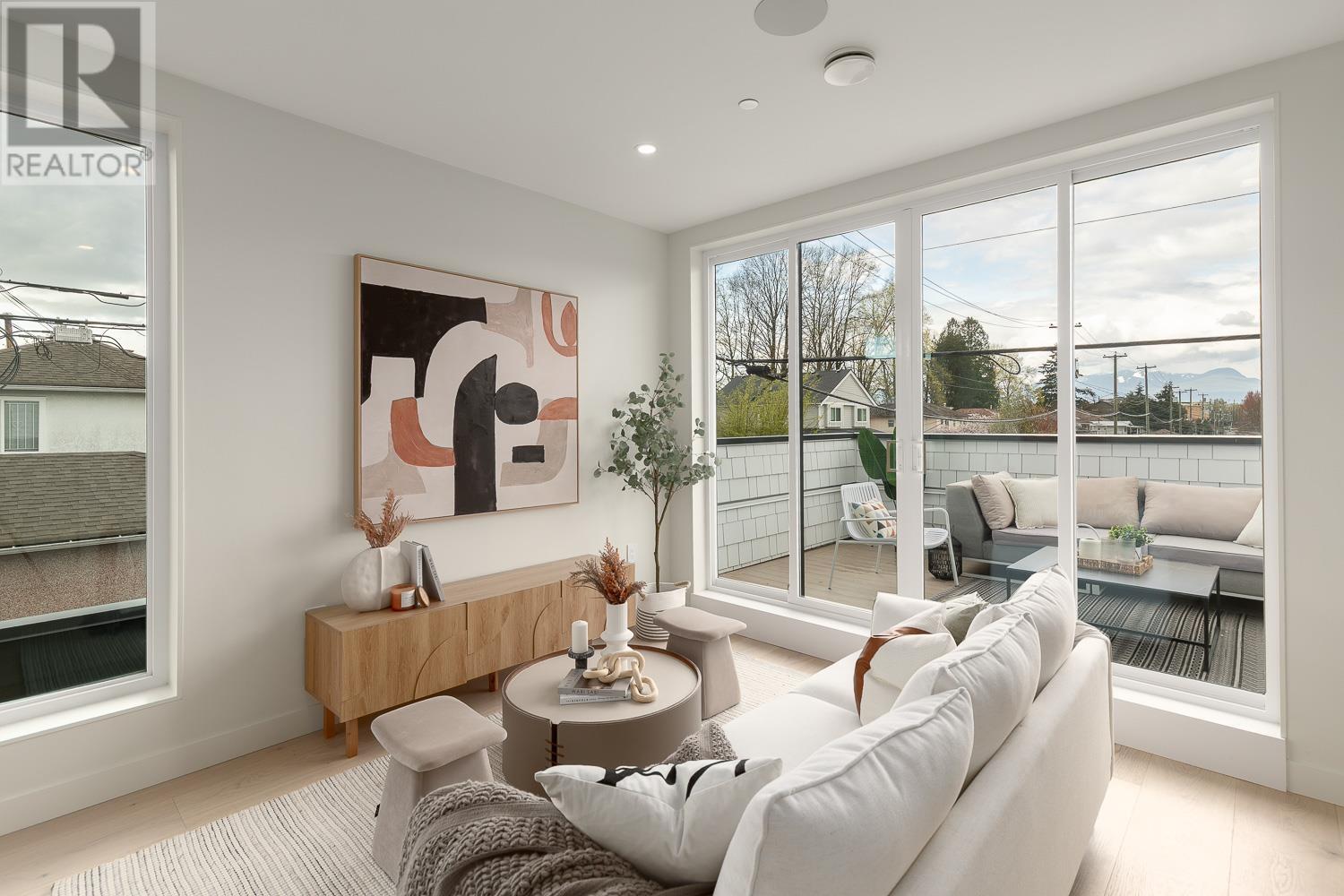 Photo 8 of 2652 E 38th Avenue, Vancouver BC