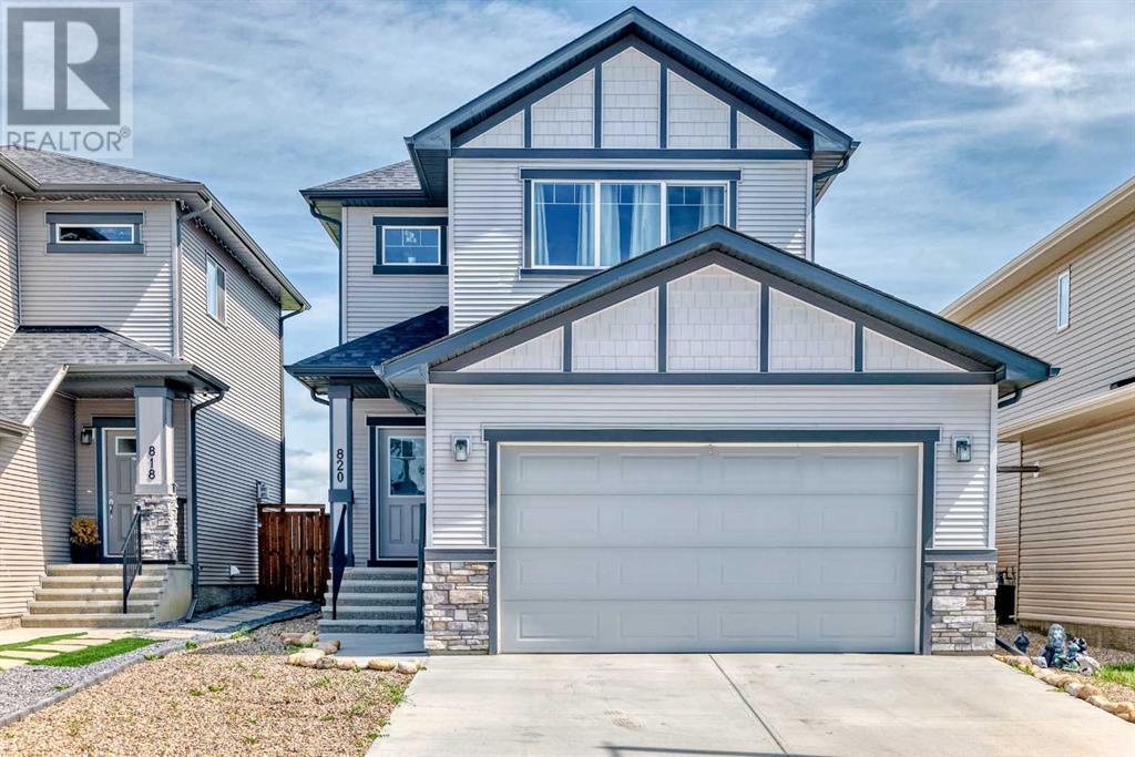 Photo 2 of 820 Hampshire Crescent Ne, High River AB