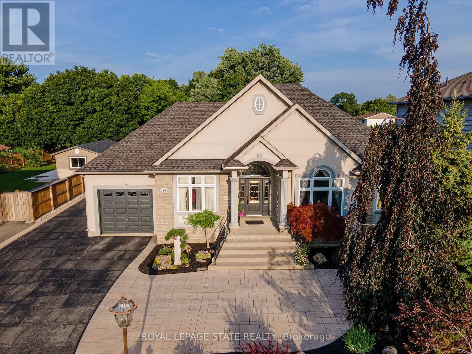 Photo 1 of 198 Gray Road, Hamilton ON