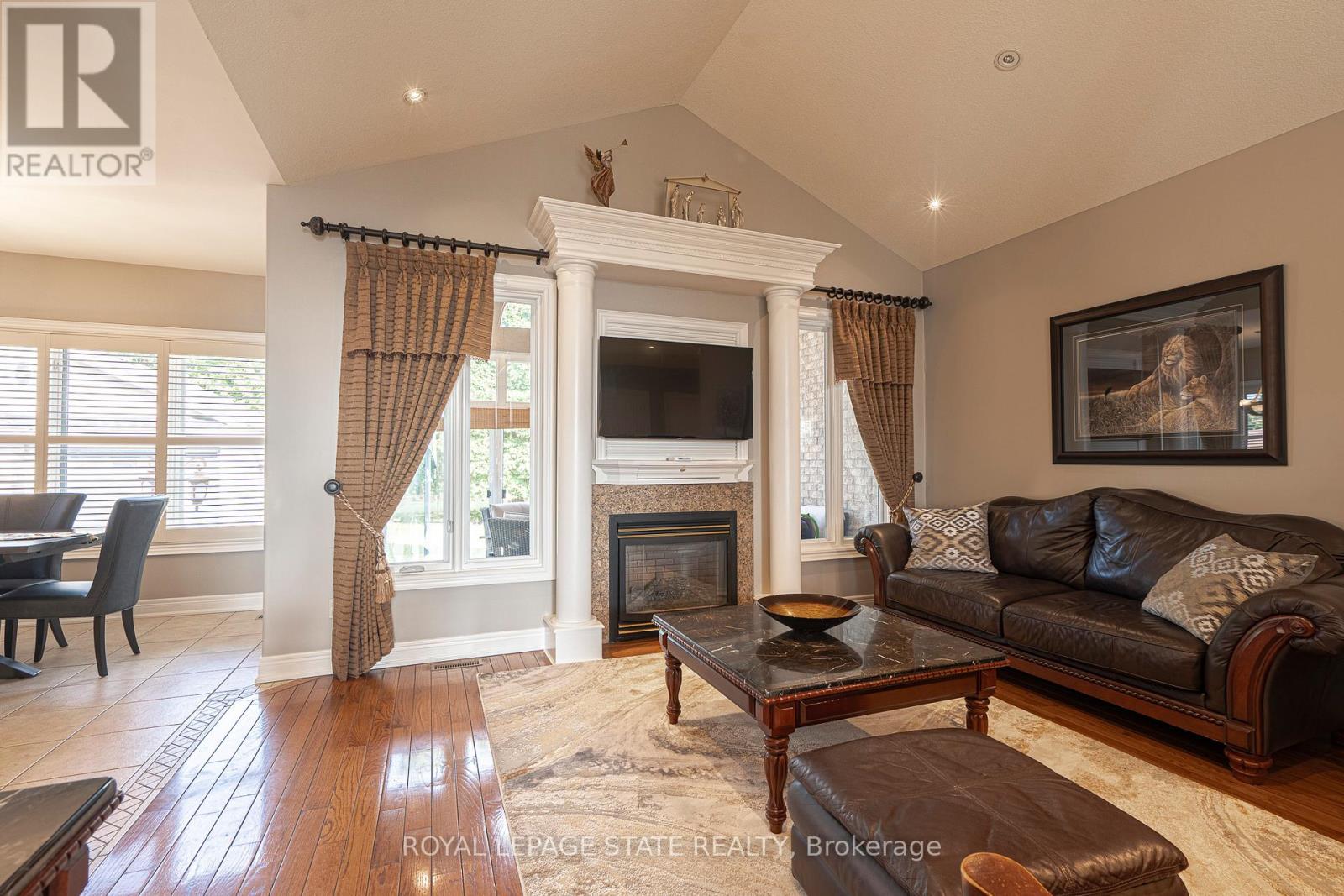 Photo 10 of 198 Gray Road, Hamilton ON