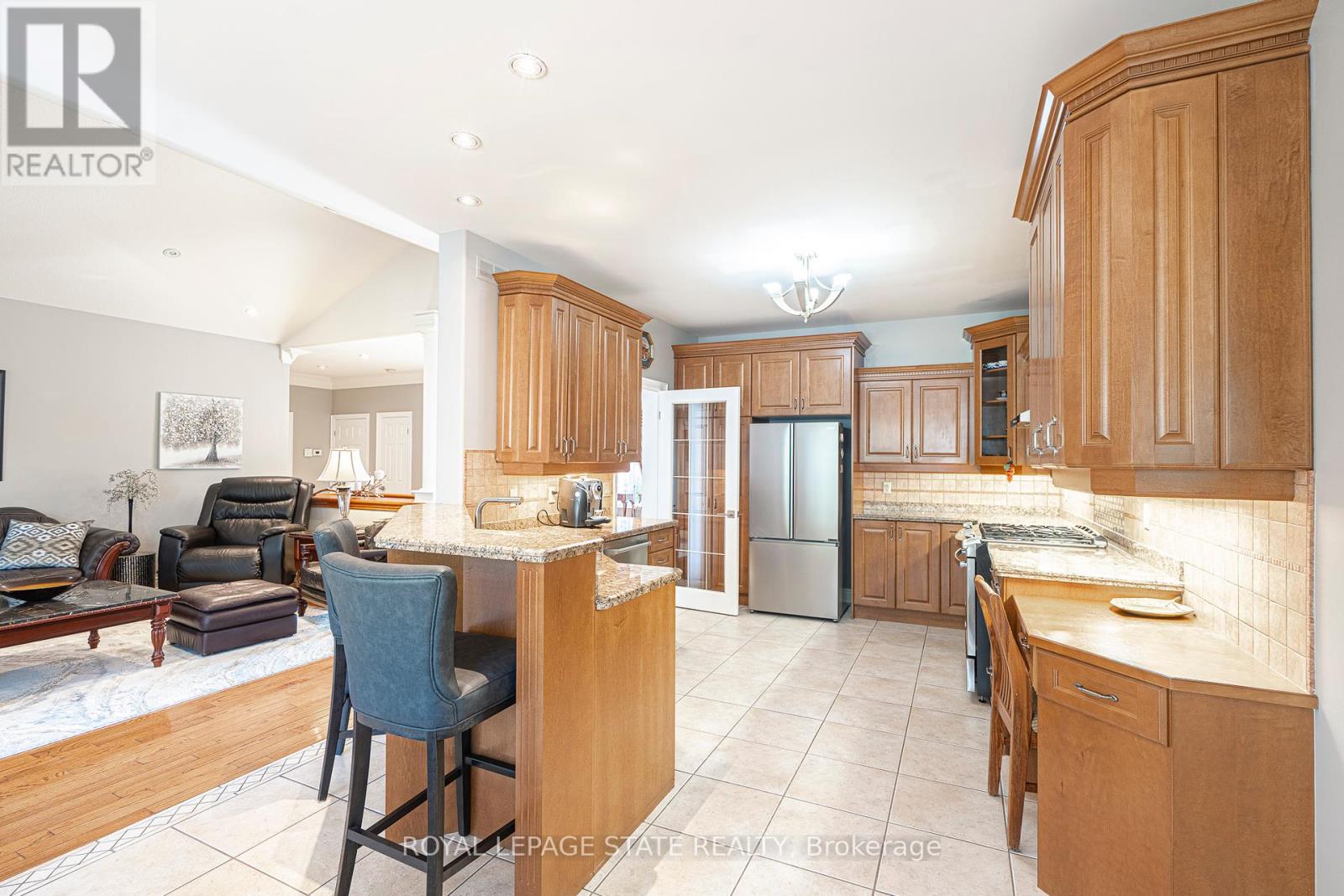 Photo 14 of 198 Gray Road, Hamilton ON