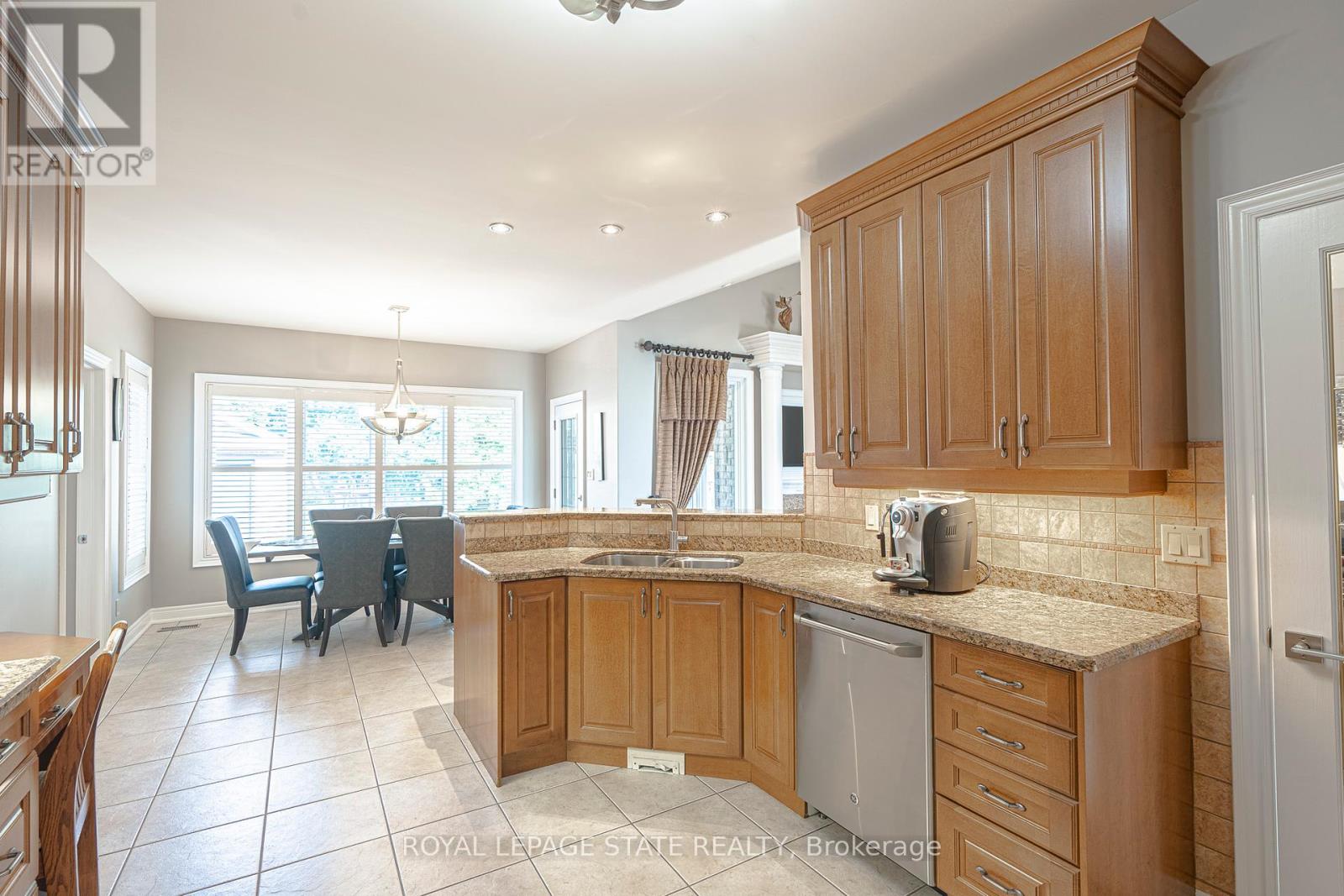 Photo 16 of 198 Gray Road, Hamilton ON